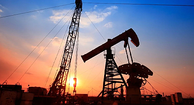 Savaş petrolü vurdu