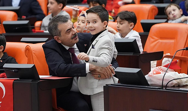 Bakan Tekin'in 23 Nisan Mesajı