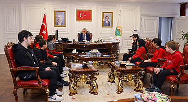 Başkan İhsan Kurnaz'a Diyarbakır'lı Misafirlerini Ağırladı