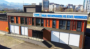 Canik Halk Kütüphanesi Gençlerle Dolup Taşıyor