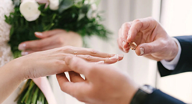 Evlilik kredisi desteği sürüyor: Bu ay 935 milyon lira ödeme