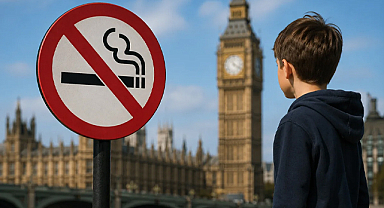 İngiltere’den “dumansız nesil” hamlesi: 2009 sonrası doğanlara sigara yasağı