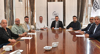 İnternet Medya ve Bilişim Federasyonu Yönetimi toplandı: Dijital farkındalık projeleri hayata geçirilecek