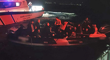 İzmir açıklarında 2’si çocuk 24 düzensiz göçmen yakalandı