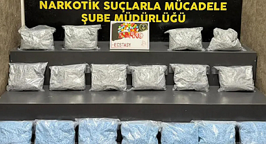 İzmir’de uyuşturucu operasyonu: 101 bin hap ele geçirildi