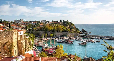 Turizm geliri yılın ilk çeyreğinde 9,9 milyar dolara yaklaştı