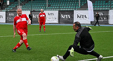 Bakan Bak 'tan Gösteri Maçında 2 Gol
