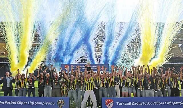 Fenerbahçe Şampiyonluk Kupasını Aldı
