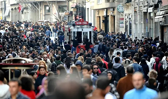 Türkiye’de genç nüfus oranı düşüşünü sürdürüyor