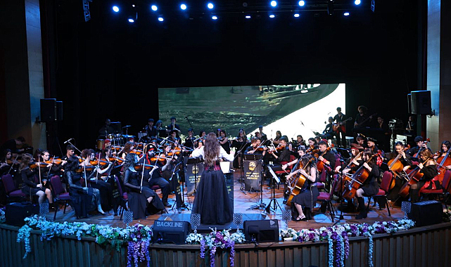 Atakum Belediyesi Çocuk ve Gençlik Orkestrası, Ata Sahne’de ilk konserini verdi