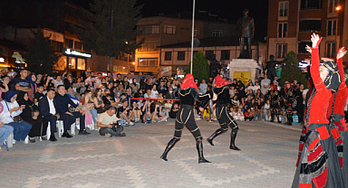 36. Uluslararası Halk Oyunları Festivali Mehmetçik Meydanı'nda Coşkuyla Gerçekleşti