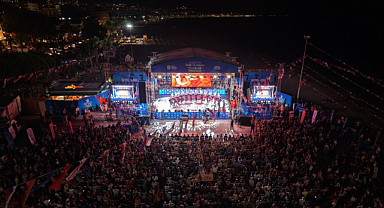 36. Uluslararası Samsun Halk Oyunları Festivali Başladı