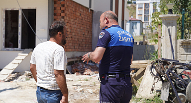 Atakum Zabıtası kurallara uymayan inşaat firmalarına göz açtırmıyor