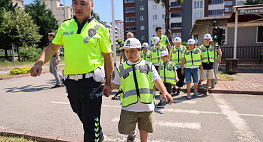 Down Sendromlu Çocuklara Uygulamalı Trafik Eğitimi