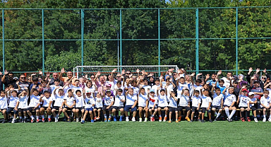 Büyükşehir Tarafından Düzenlenen Yaz Spor Okulları Çocuk Ve Gençleri Sporla Buluşturdu
