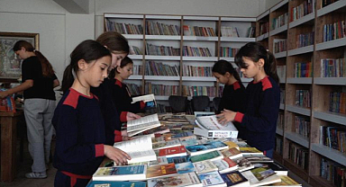 Atakum Belediyesi’nin ‘Kitabın Biletin Olsun’ kampanyası devam ediyor