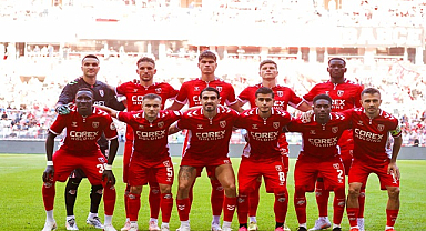 Samsunspor Evinde Ağır Yara Aldı: Çorum FK 5 Golle Kazandı