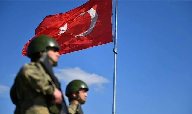 İzmir Merkezli FETÖ Operasyonu: 13 Gözaltı