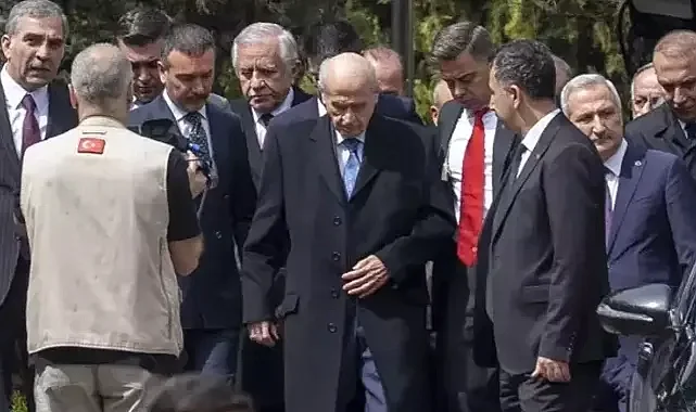 Bahçeli 66 gün sonunda mesaisine başladı: Türkeş'in kabrini ziyaret etti