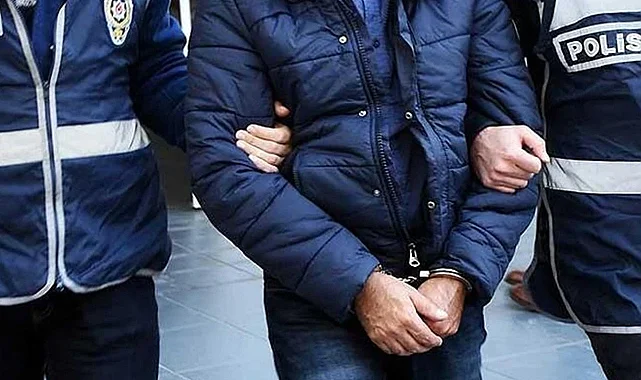 Kırmızı Bültenle Aranan Dolandırıcılık Şüphelisi Mersin’de Yakalandı