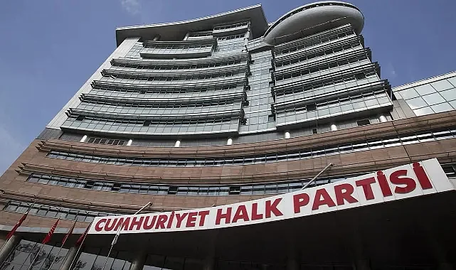 CHP'nin 22. Olağanüstü Kurultayı başladı: Divan Başkanlığına Murat Emir seçildi
