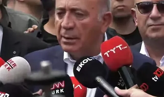 Gürsel Tekin İstanbul İl Başkanlığı binasının önüne geldi