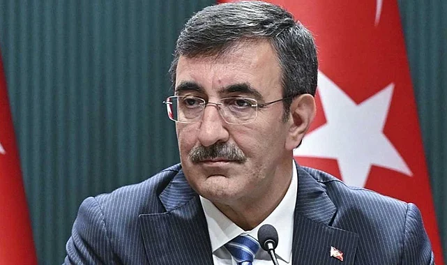Yılmaz: Enflasyonu tek haneye düşürürken büyümeyi artıracağız