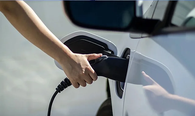 Türkiye’de elektrikli otomobil sayısı 330 bini geçti