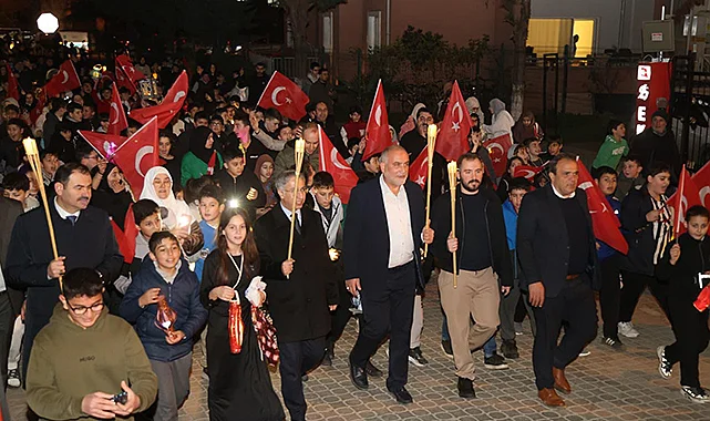 Canik'te Ramazan'ın Gelişi Fener Alayıyla Karşılandı