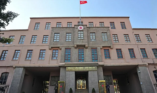 MSB: Türk hava sahasına giren balistik mühimmat etkisiz hale getirildi
