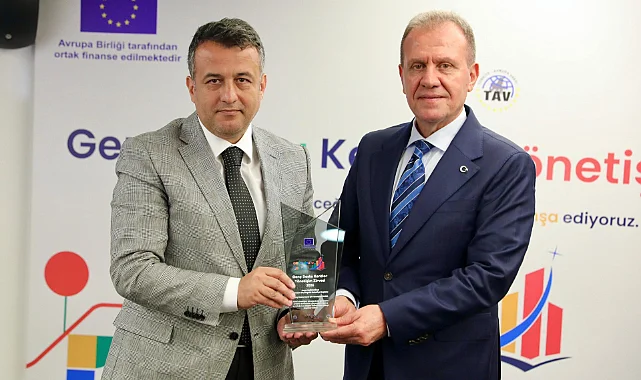 Samsun Büyükşehir’e “Genç Dostu Kent” Ödülü: Başkan Doğan’a Ödül Zirvede Takdim Edildi