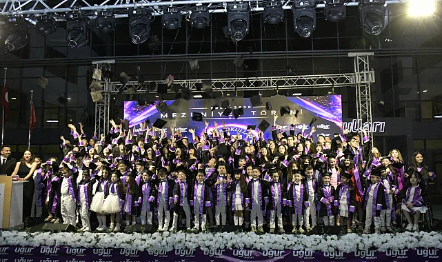 Samsun Uğur Okulları'nda mezunlar geleceğe uğurlandı