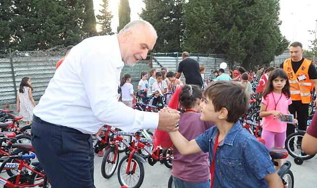 Başkan Sandıkçı'dan Davet: Tüm Çocuklar Hediyelerine Kavuşuyor